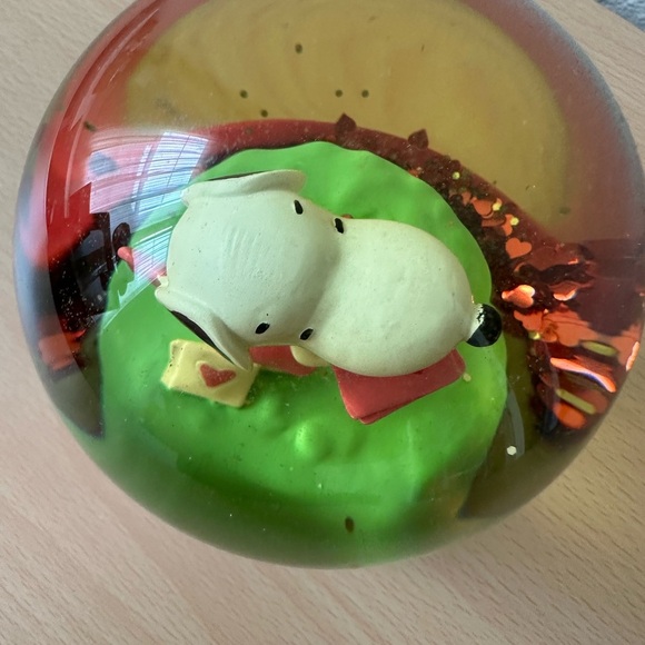 Snoopy Peanuts Valentines Water Globe Red "Love" Kurt Adler Musical Pink - Picture 5 of 6